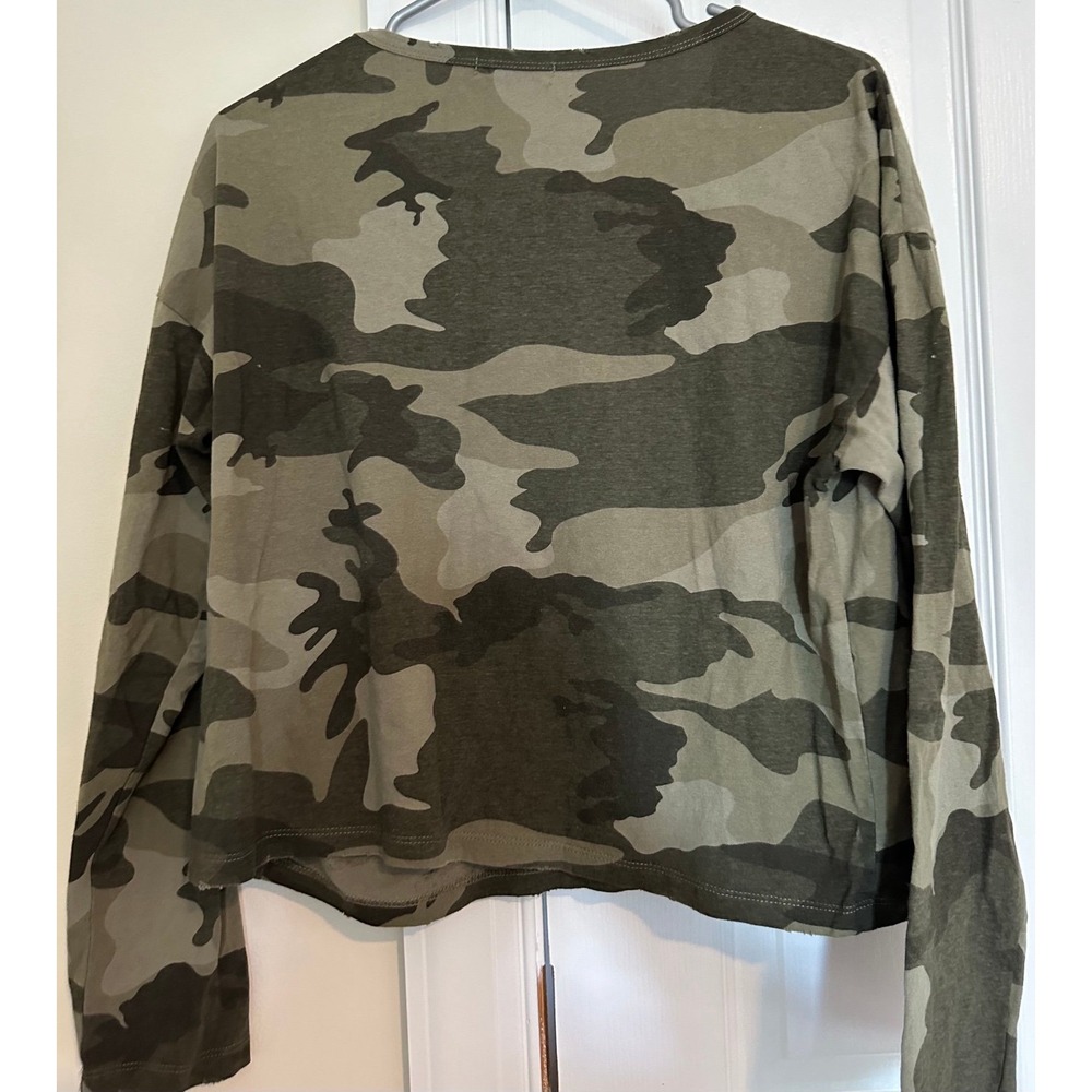 Women's Mod Ref camo long sleeve‎ top size small